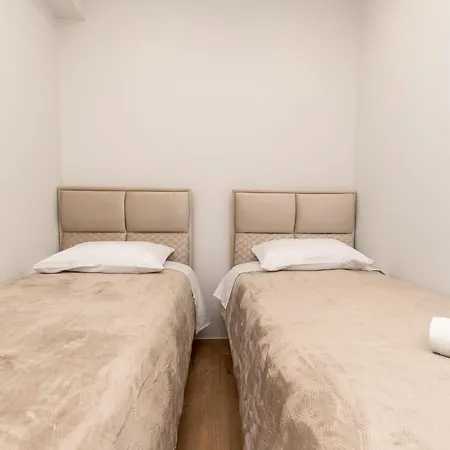 Allure Mitropoleos By G&o